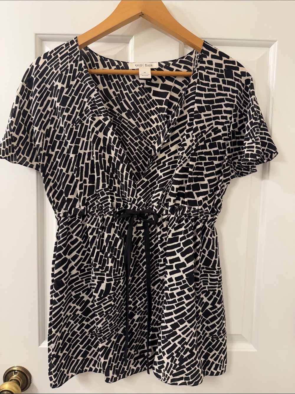 White House Black Market Black and White Abstract Print Blouse
